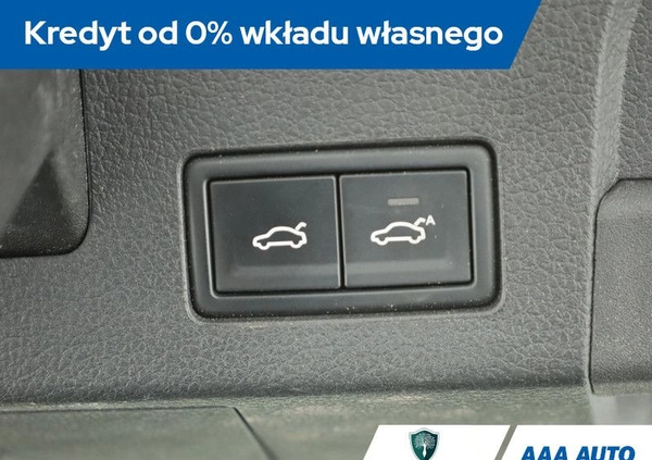 Volkswagen Arteon cena 115000 przebieg: 116349, rok produkcji 2017 z Kłecko małe 352